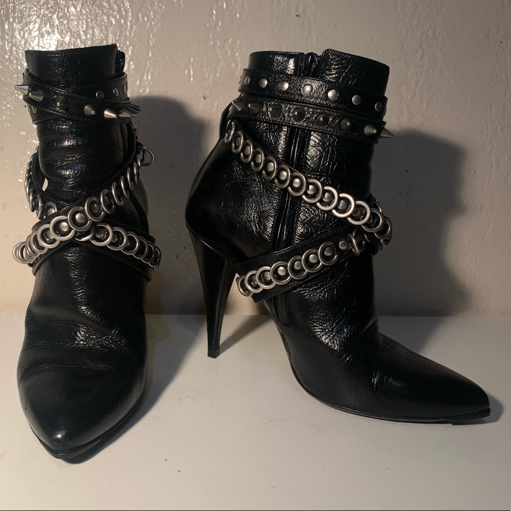 SAINT LAURENT Black Studded Leather Boot sz: 37